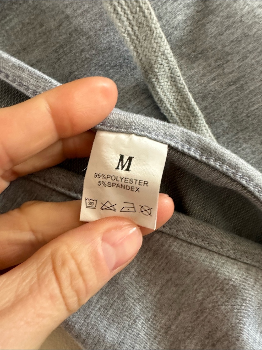 Sleeveless Gray Hooded Crop Top - Picture 3 of 3